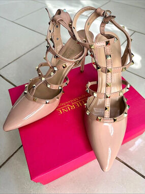 Catherine Malandrino Studded Pointed Toe Pumps Blush Pink Heels
